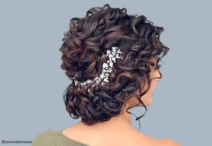 Hairstyles for curly hair prom